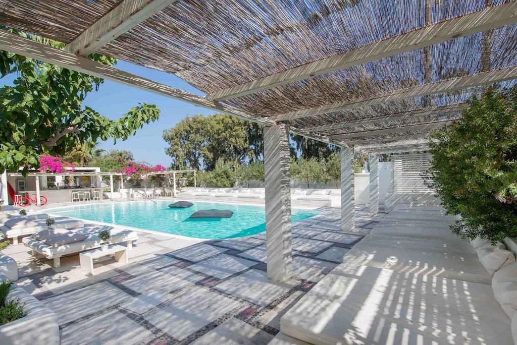 Hotel 28 Kamári Екстериор снимка